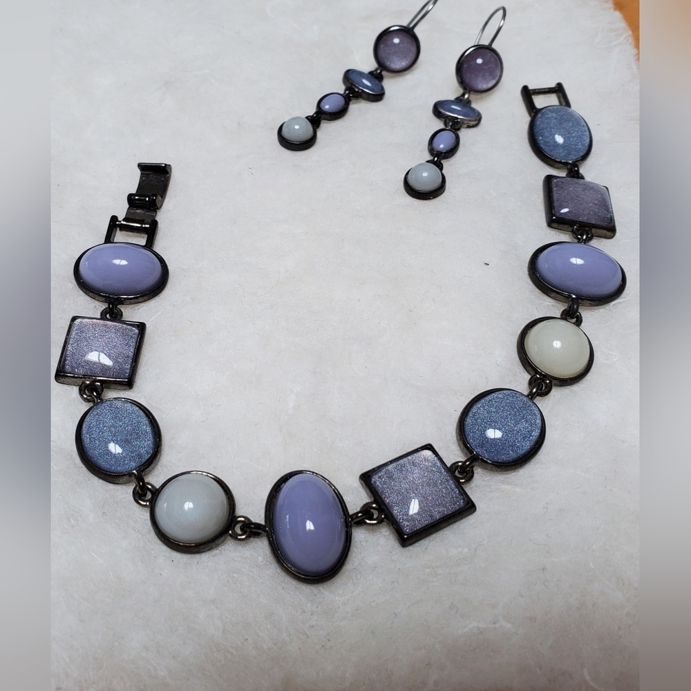 Ann Taylor lilac earrings and bracelet EUC